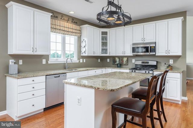 1104 JASMINE CT, Mullica Hill, NJ 08062