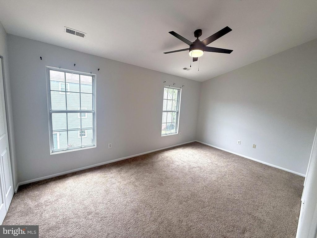 Image 11 of property listing at 9422 SEA BREEZE CT, North Beach, MD 20714