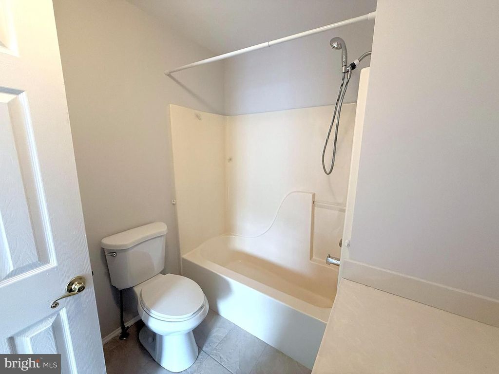 Image 15 of property listing at 9422 SEA BREEZE CT, North Beach, MD 20714