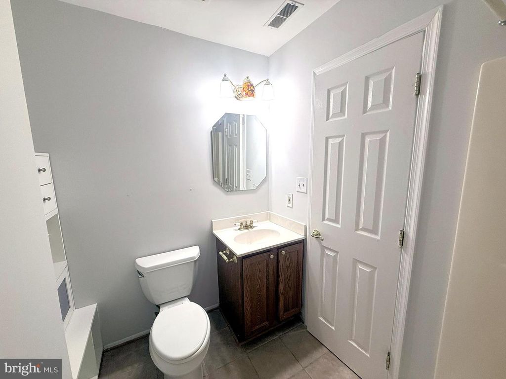 Image 18 of property listing at 9422 SEA BREEZE CT, North Beach, MD 20714