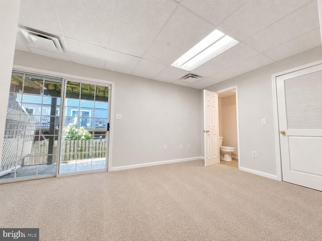 Image 2 of property listing at 9422 SEA BREEZE CT, North Beach, MD 20714