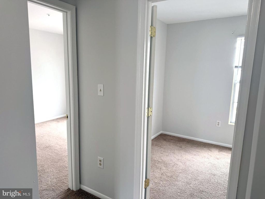 Image 21 of property listing at 9422 SEA BREEZE CT, North Beach, MD 20714