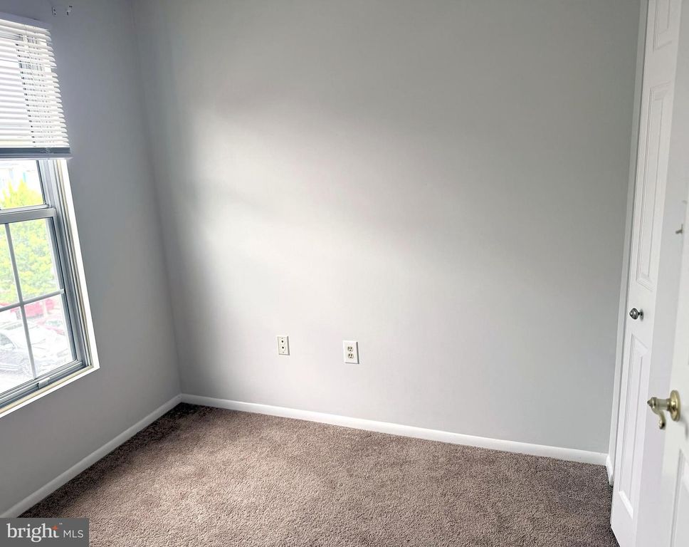 Image 22 of property listing at 9422 SEA BREEZE CT, North Beach, MD 20714