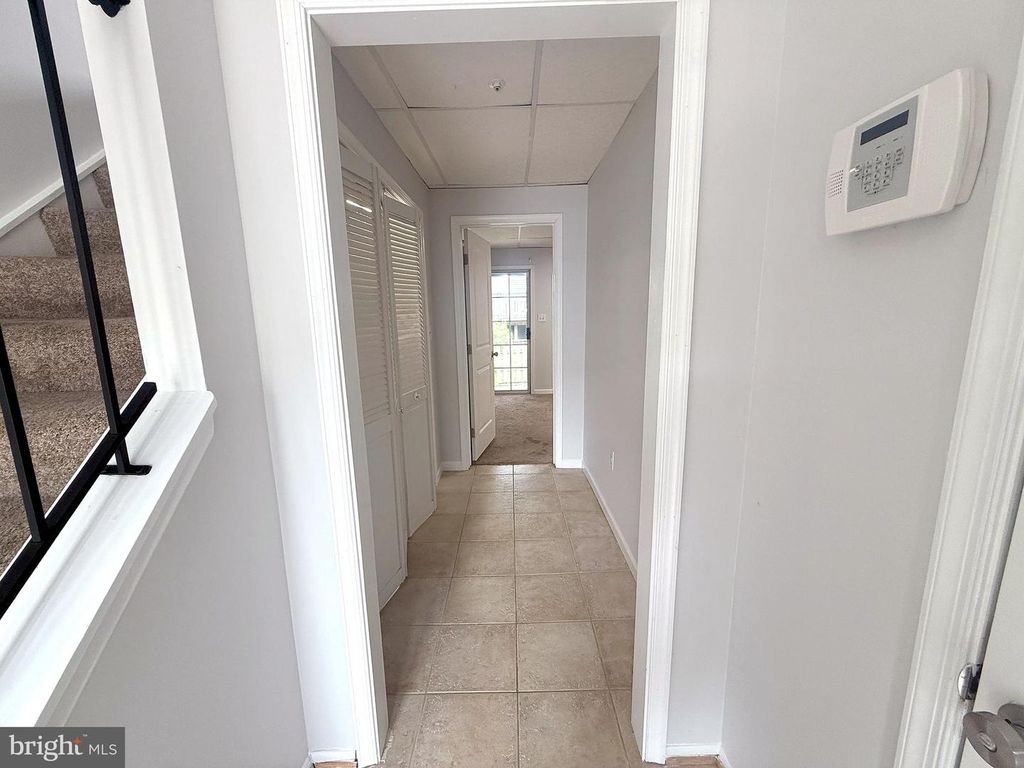 Image 3 of property listing at 9422 SEA BREEZE CT, North Beach, MD 20714