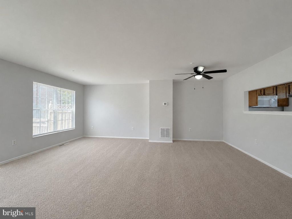 Image 7 of property listing at 9422 SEA BREEZE CT, North Beach, MD 20714
