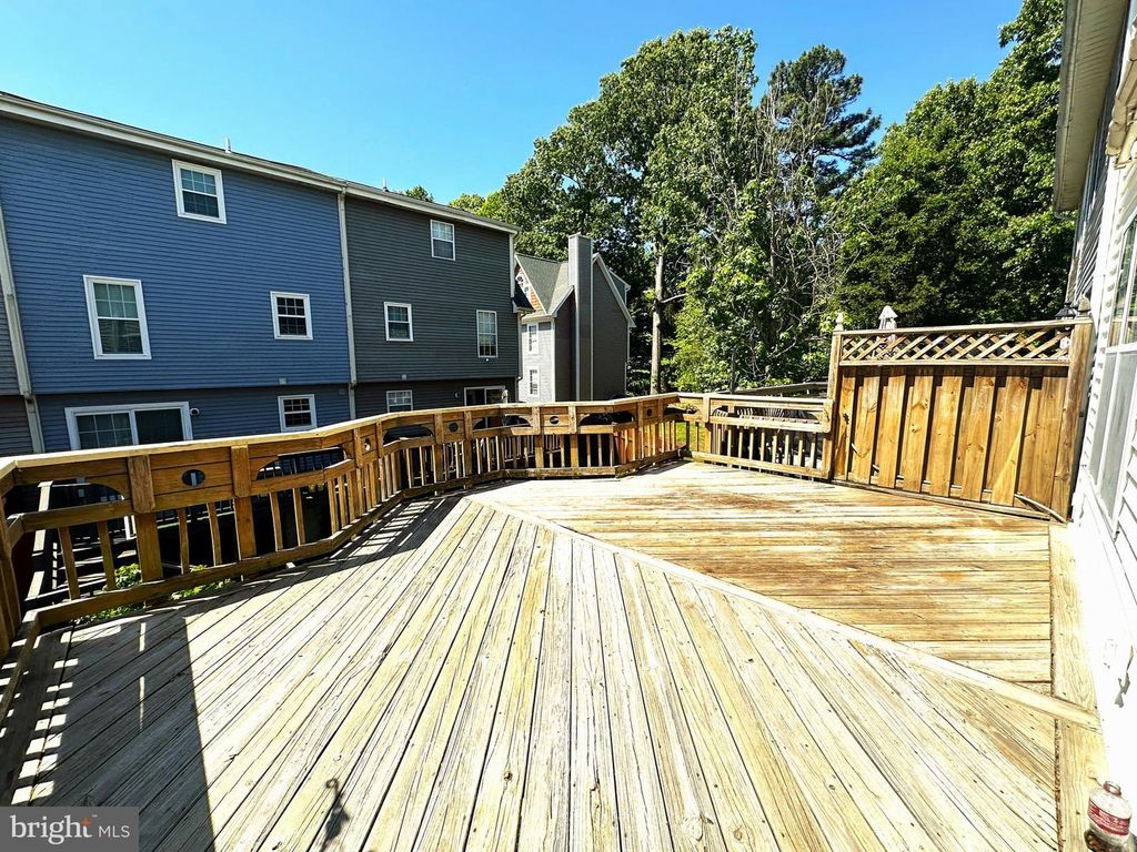 Image 9 of property listing at 9422 SEA BREEZE CT, North Beach, MD 20714