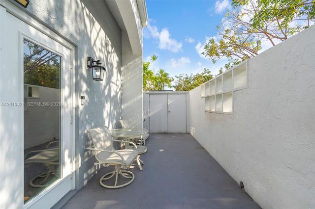 20904 Leeward Ct 221-2, Aventura, FL 33180