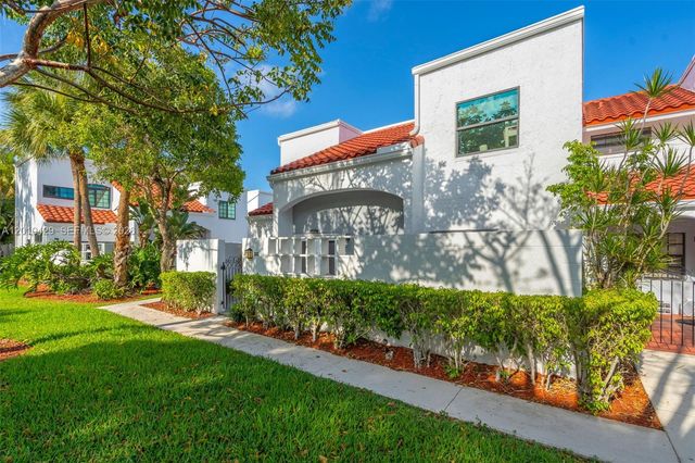 20904 Leeward Ct 221-2, Aventura, FL 33180