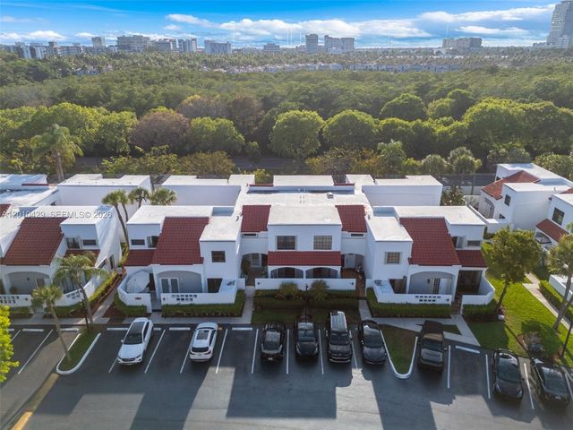 20904 Leeward Ct 221-2, Aventura, FL 33180