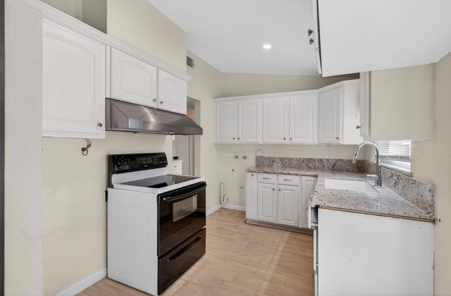 6535 La Cienega Dr, North Highlands, CA 95660