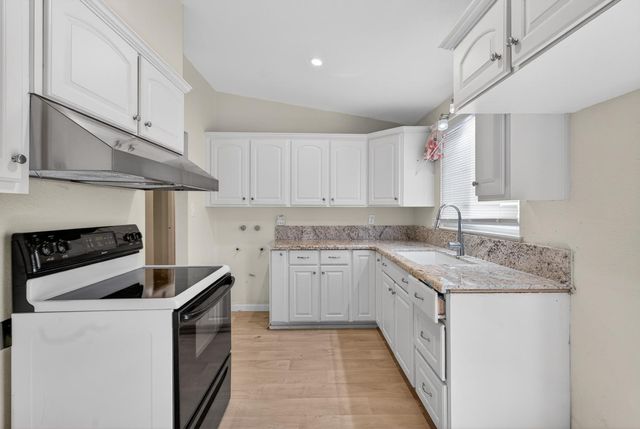 6535 La Cienega Dr, North Highlands, CA 95660