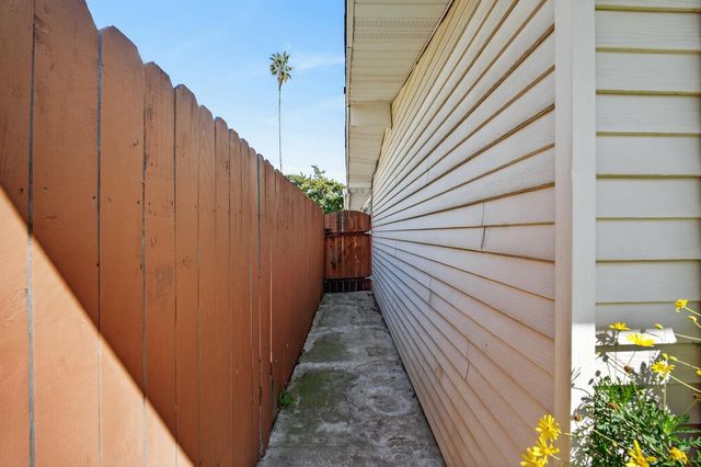 6535 La Cienega Dr, North Highlands, CA 95660