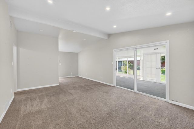 6535 La Cienega Dr, North Highlands, CA 95660