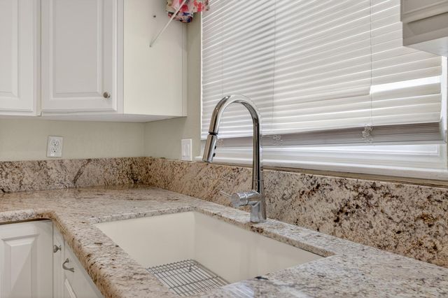 6535 La Cienega Dr, North Highlands, CA 95660