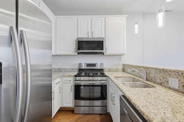 4002 S Western Avenue 2, Chicago, IL 60609