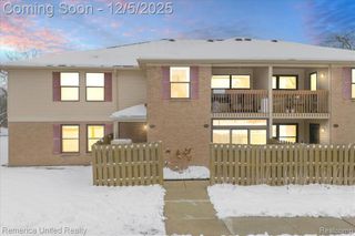 19201 Surrey Lane, Northville, MI 48167