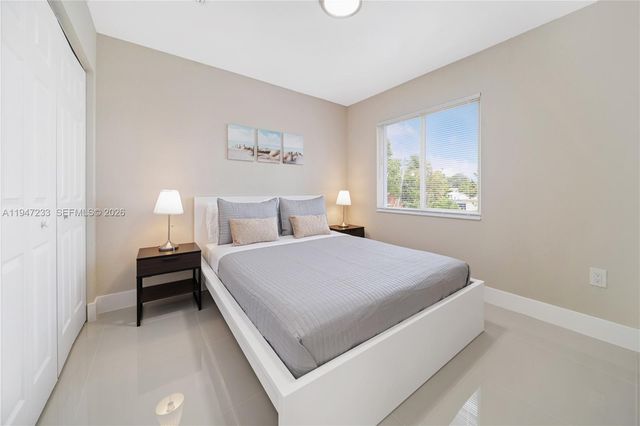 1183 NE 111th St, Miami, FL 33161