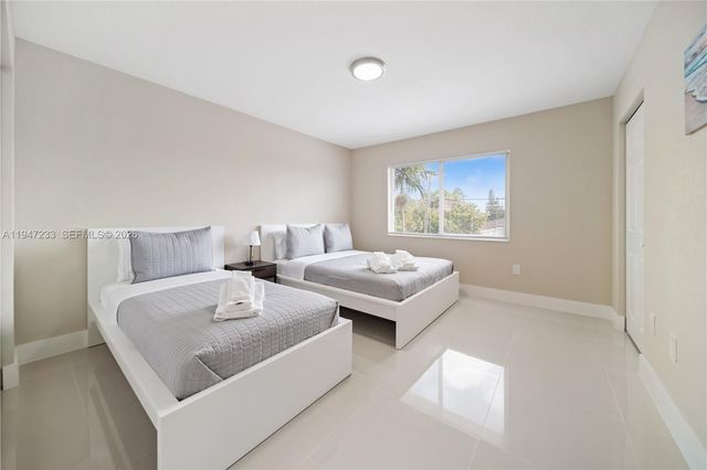 1183 NE 111th St, Miami, FL 33161