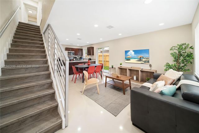 1183 NE 111th St, Miami, FL 33161