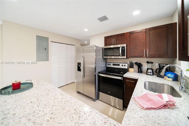 1183 NE 111th St, Miami, FL 33161