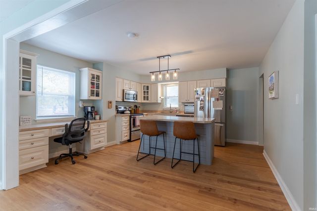 2016 Theater Drive, Evansville, IN 47715