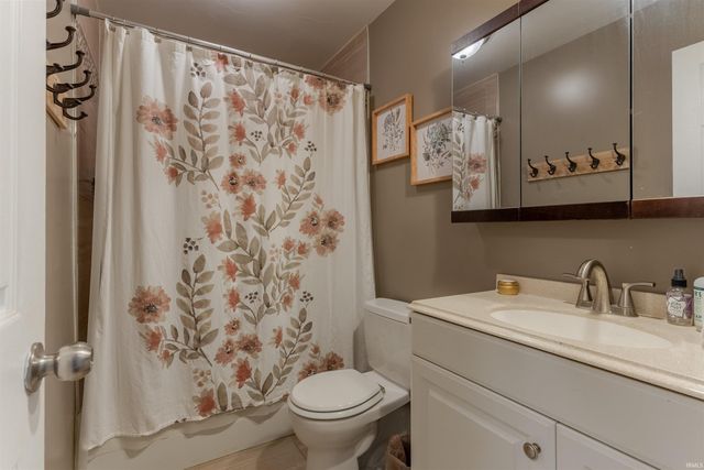 2016 Theater Drive, Evansville, IN 47715