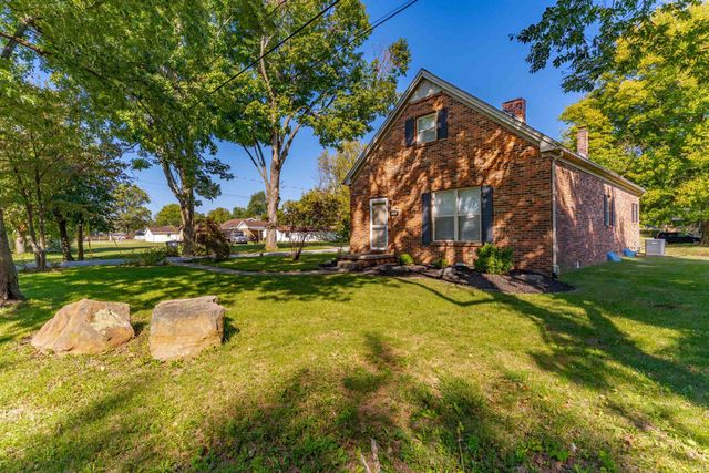 2016 Theater Drive, Evansville, IN 47715