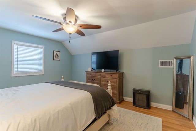 2016 Theater Drive, Evansville, IN 47715