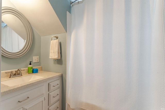 2016 Theater Drive, Evansville, IN 47715