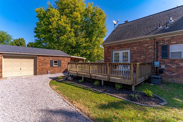 2016 Theater Drive, Evansville, IN 47715