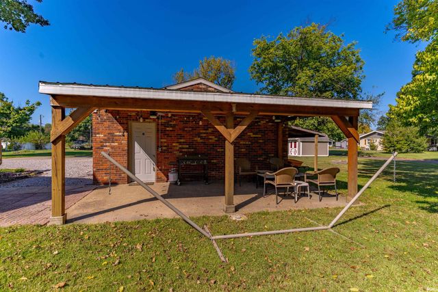 2016 Theater Drive, Evansville, IN 47715