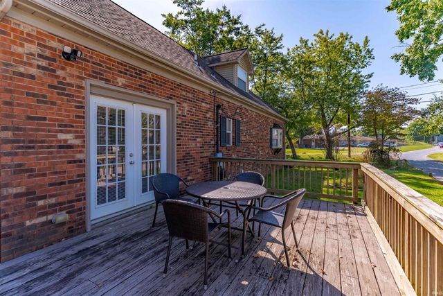 2016 Theater Drive, Evansville, IN 47715