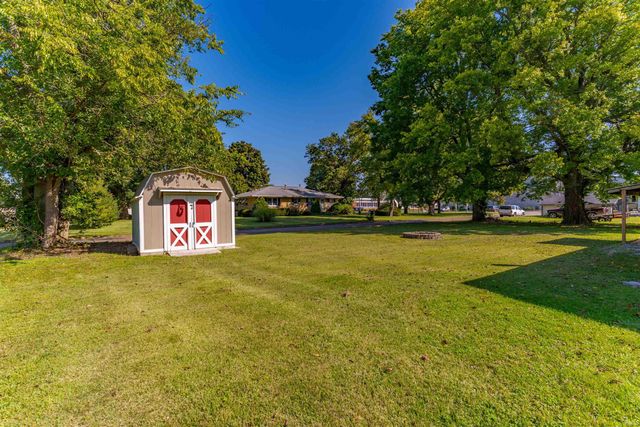 2016 Theater Drive, Evansville, IN 47715