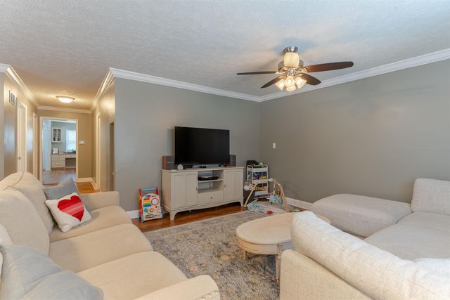 2016 Theater Drive, Evansville, IN 47715