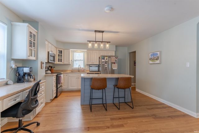 2016 Theater Drive, Evansville, IN 47715