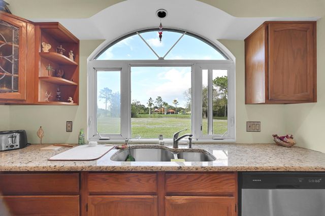 8690 Shadylake Lane, Fort Pierce, FL 34947