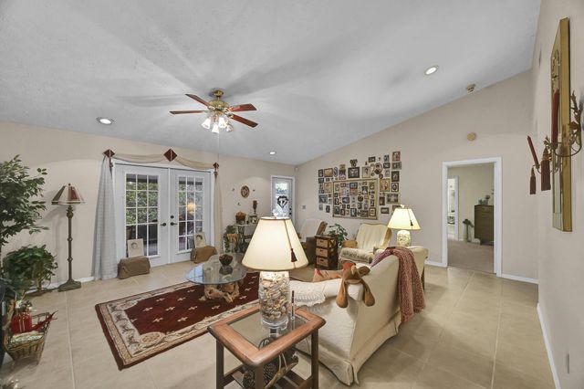 8690 Shadylake Lane, Fort Pierce, FL 34947