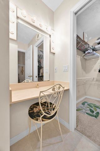 8690 Shadylake Lane, Fort Pierce, FL 34947