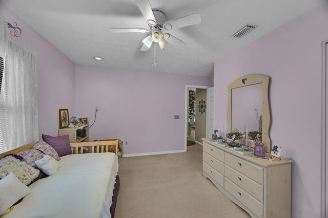 8690 Shadylake Lane, Fort Pierce, FL 34947