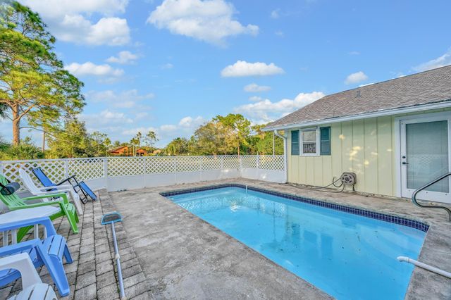 8690 Shadylake Lane, Fort Pierce, FL 34947