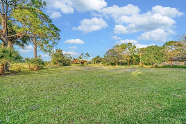 8690 Shadylake Lane, Fort Pierce, FL 34947