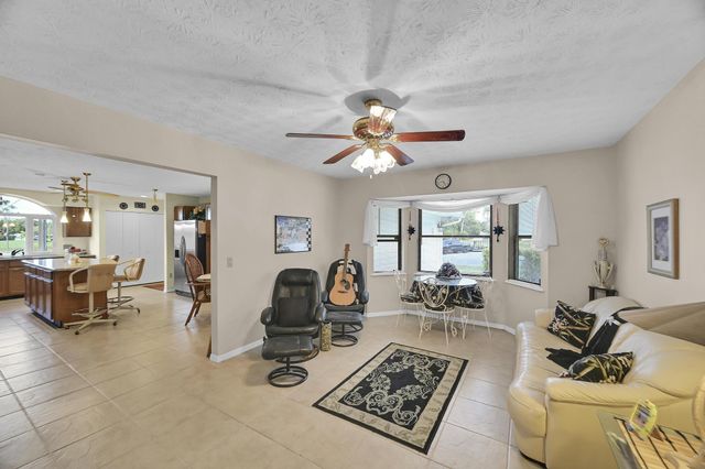 8690 Shadylake Lane, Fort Pierce, FL 34947
