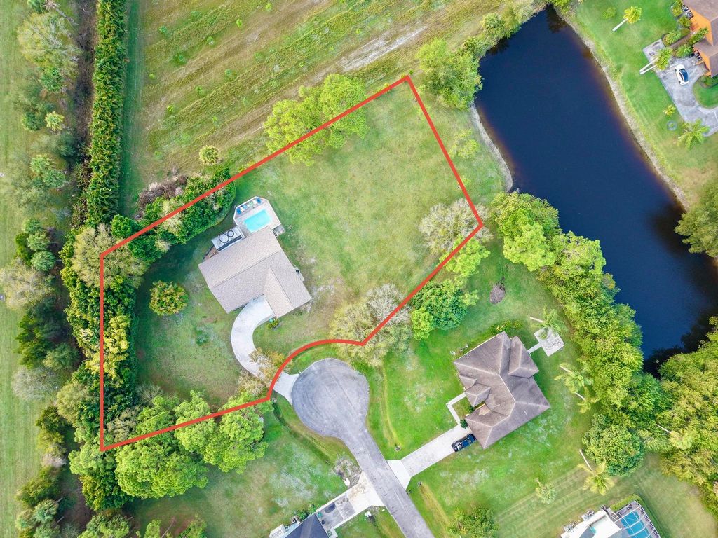 8690 Shadylake Lane, Fort Pierce, FL 34947