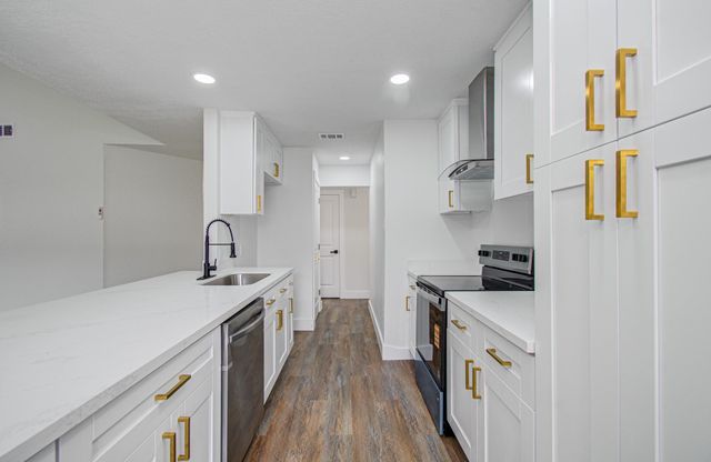 16610 Quail Park Drive, Houston, TX 77489
