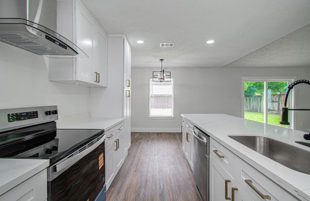 16610 Quail Park Drive, Houston, TX 77489