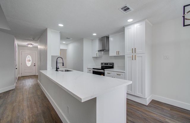 16610 Quail Park Drive, Houston, TX 77489