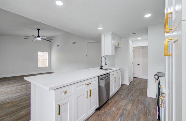 16610 Quail Park Drive, Houston, TX 77489