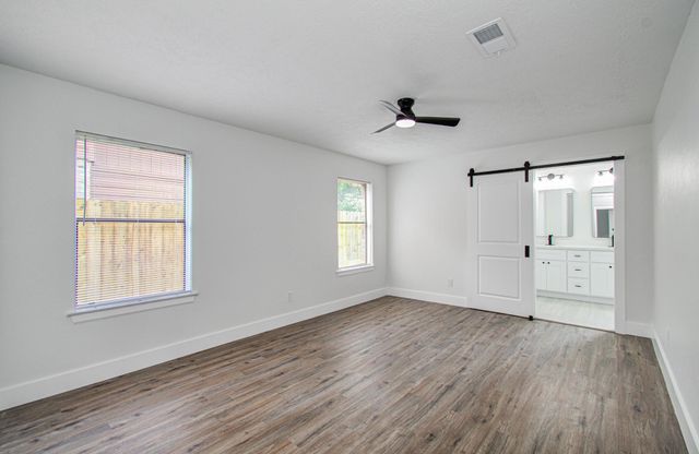 16610 Quail Park Drive, Houston, TX 77489