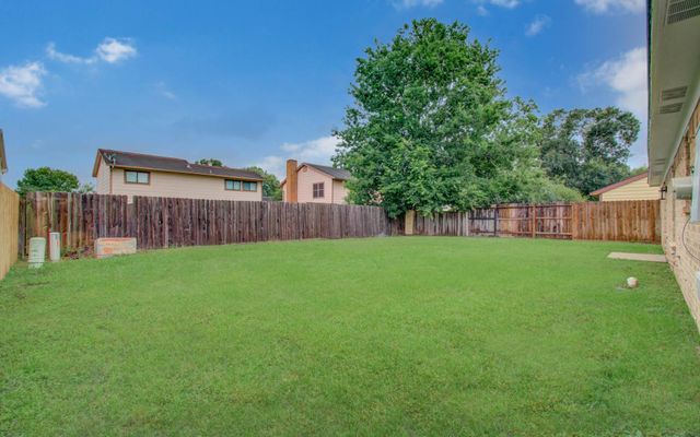 16610 Quail Park Drive, Houston, TX 77489