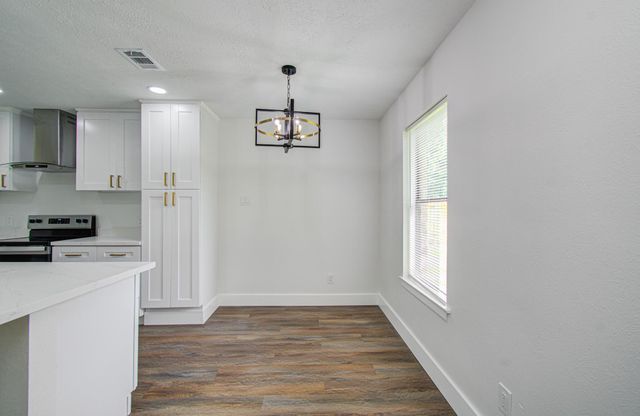 16610 Quail Park Drive, Houston, TX 77489